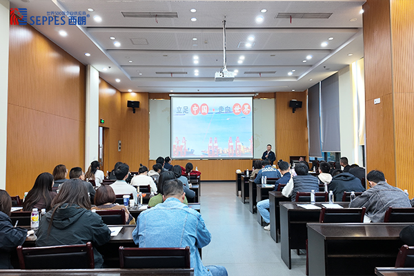 西朗门业杨元嘉与郭献强博士东创科技园共话跨境电商