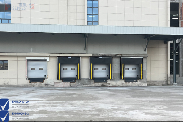 西朗门业机械门封